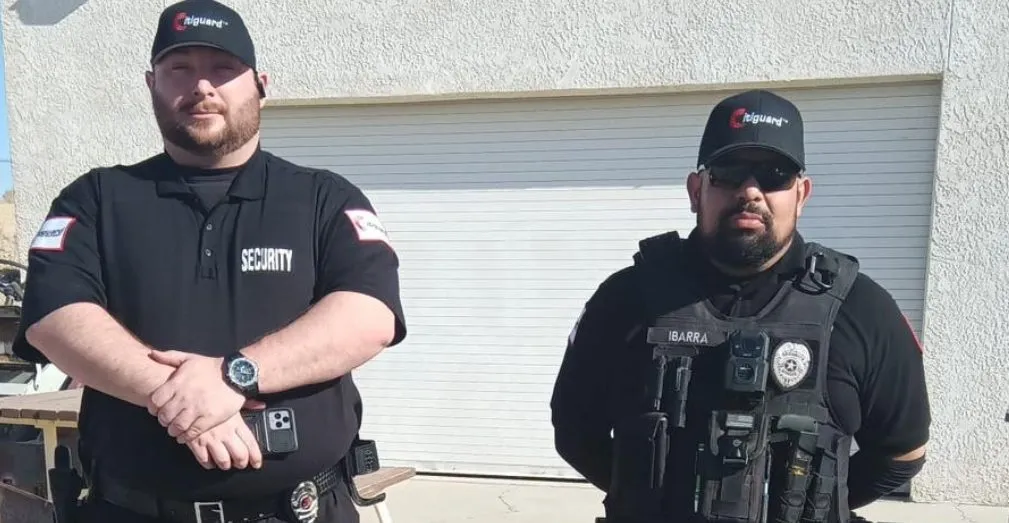 (Fully equipped security guards)