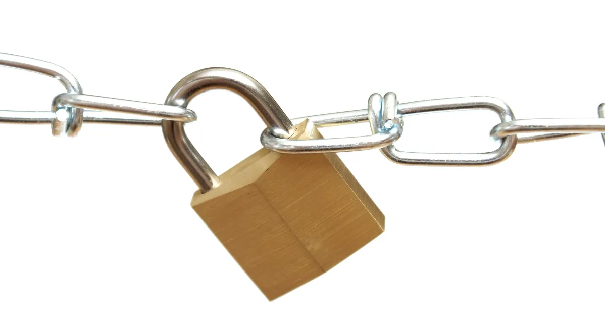(two chains attached with a lock)