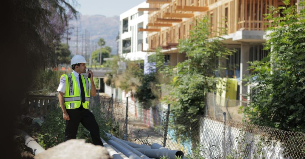 Alt text: hire security guard Los Angeles